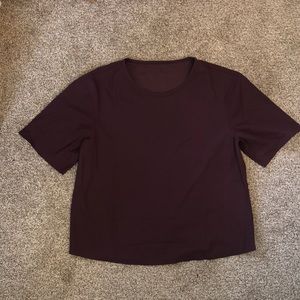 Lululemon burgundy cropped workout top size medium